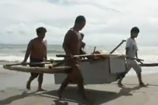 Typhoon Haiyan Recovery: Fishing Boats Destroyed – Filipino Fishermen Get Inventive